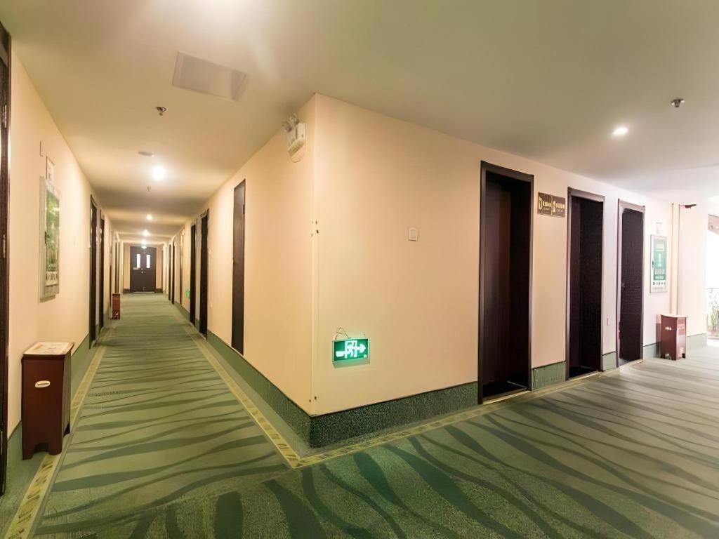 GreenTree Inn Suzhou Guanqian Yangyuxiang Metro Station Business Hotel Bagian luar foto