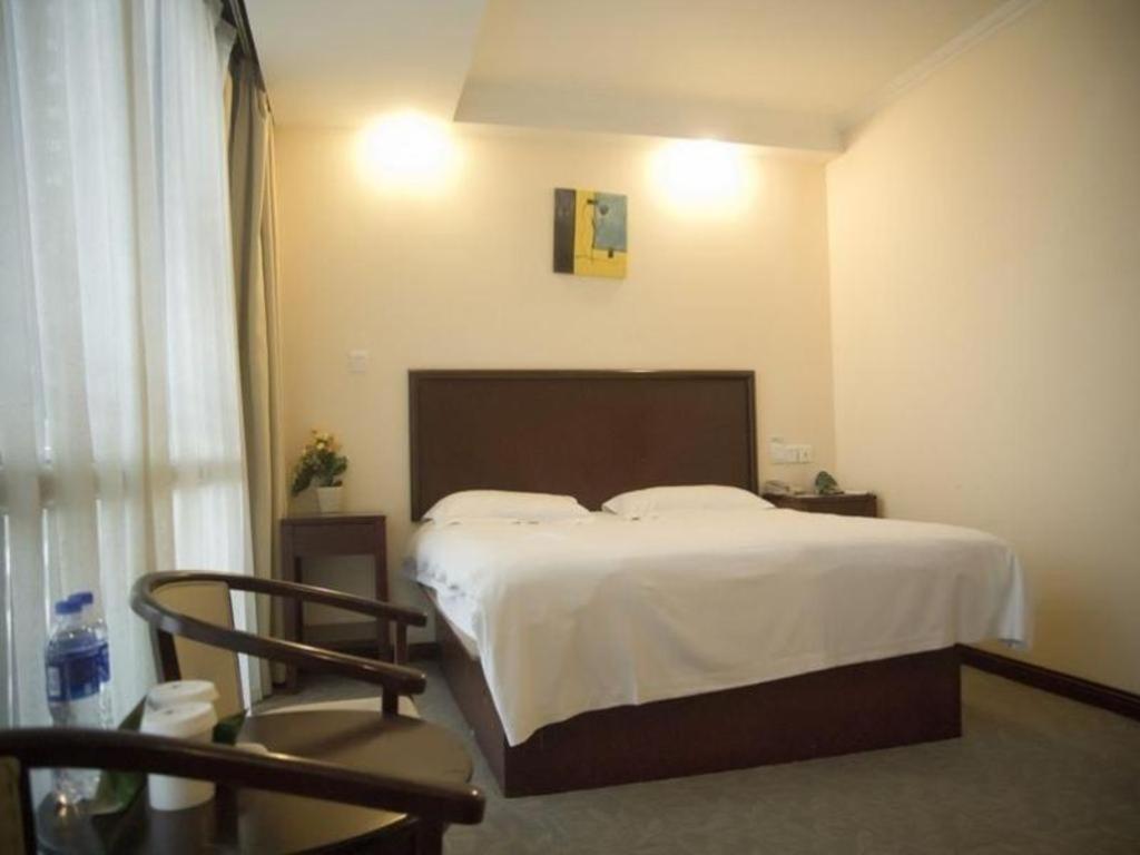 GreenTree Inn Suzhou Guanqian Yangyuxiang Metro Station Business Hotel Bagian luar foto