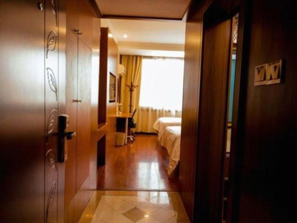 GreenTree Inn Suzhou Guanqian Yangyuxiang Metro Station Business Hotel Bagian luar foto