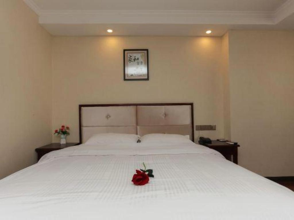 GreenTree Inn Suzhou Guanqian Yangyuxiang Metro Station Business Hotel Bagian luar foto