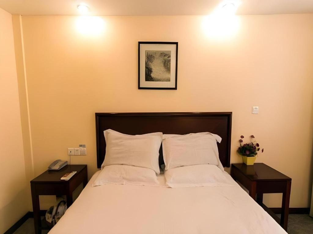 GreenTree Inn Suzhou Guanqian Yangyuxiang Metro Station Business Hotel Bagian luar foto