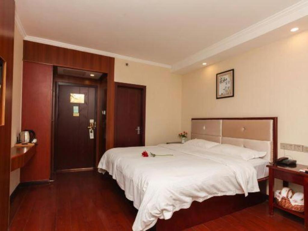 GreenTree Inn Suzhou Guanqian Yangyuxiang Metro Station Business Hotel Bagian luar foto