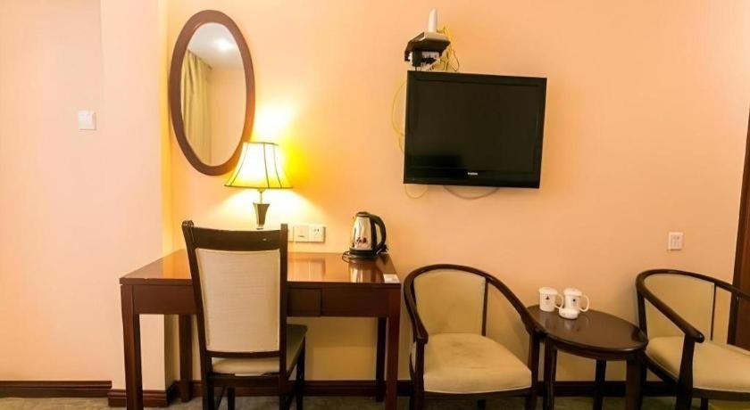 GreenTree Inn Suzhou Guanqian Yangyuxiang Metro Station Business Hotel Bagian luar foto