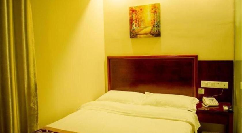 GreenTree Inn Suzhou Guanqian Yangyuxiang Metro Station Business Hotel Bagian luar foto