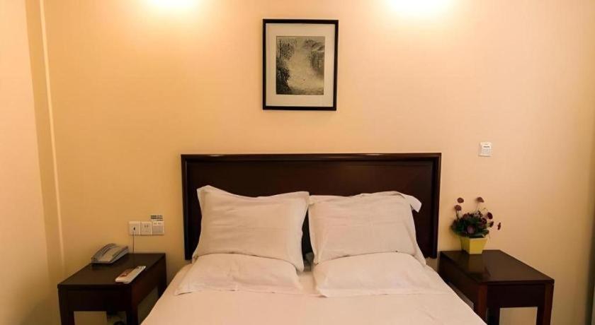 GreenTree Inn Suzhou Guanqian Yangyuxiang Metro Station Business Hotel Bagian luar foto