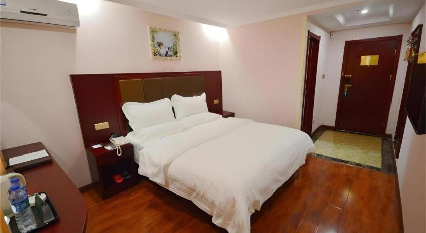 GreenTree Inn Suzhou Guanqian Yangyuxiang Metro Station Business Hotel Bagian luar foto